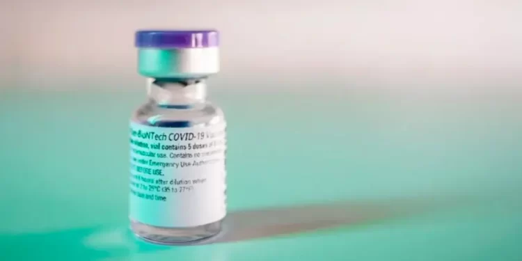 COVID-19: Voluntario argentino de la vacuna de Pfizer denuncia graves irregularidades
