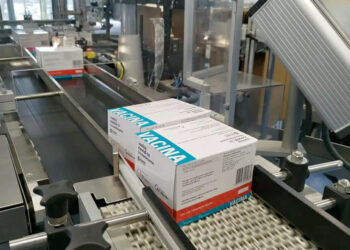 Para enfrentar a las grandes farmacéuticas y a las compañías farmacéuticas públicas