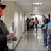 El personal de hospitales denuncia la presencia del ICE: “Es una amenaza contra la salud pública”