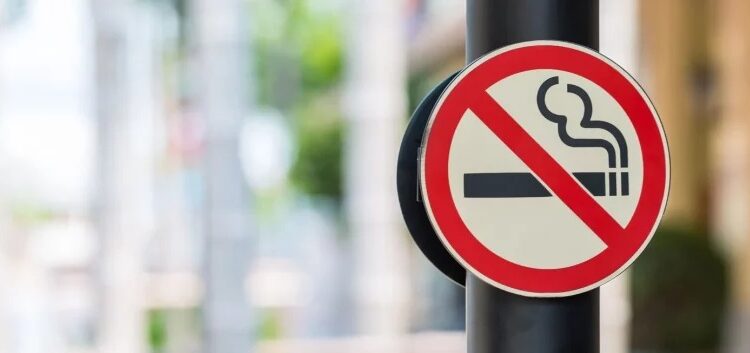 Las industrias del tabaco, la comida basura, los combustibles fósiles y el alcohol son responsables de «millones de muertes».