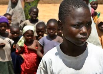 Pfizer indemniza a las familias nigerianas de las víctimas de los ensayos clínicos de su fármaco contra la meningitis.